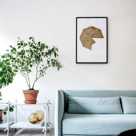 Apartment Fresh Designed With Balcony *