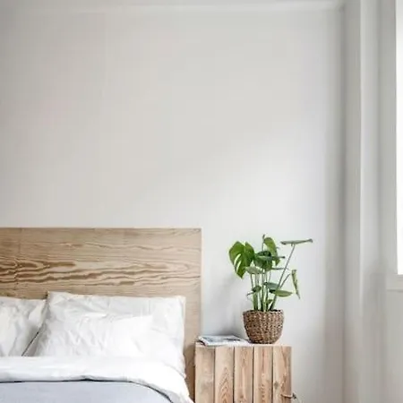 Apartment Fresh Designed With Balcony *